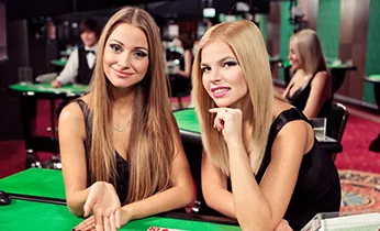 Hình ảnh đội ngũ hỗ trợ khách hàng 24/7 của 68gamebai